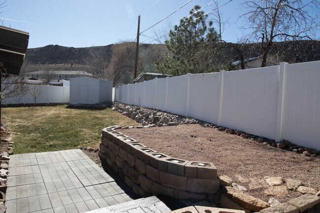 Building Photo - 609 Cobblestone Ct