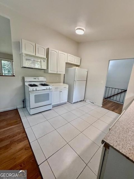 Building Photo - 3591 Raymond Dr