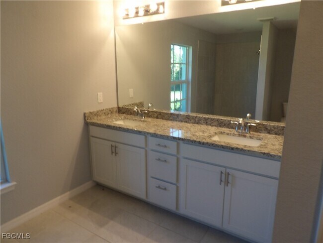 Building Photo - 7653 Minardi St