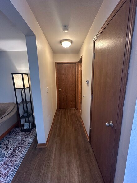 Building Photo - 1412 North Dakota Ave