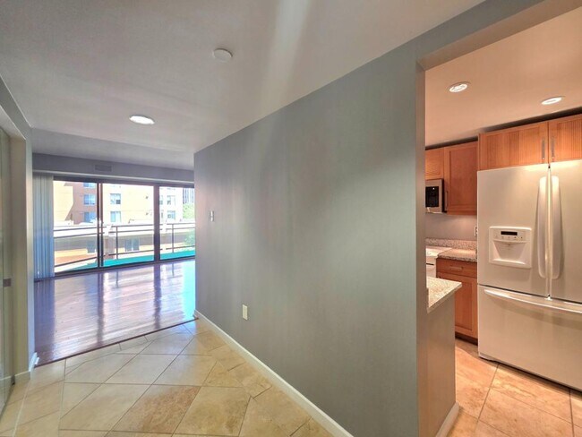 Building Photo - 1530 Key Blvd