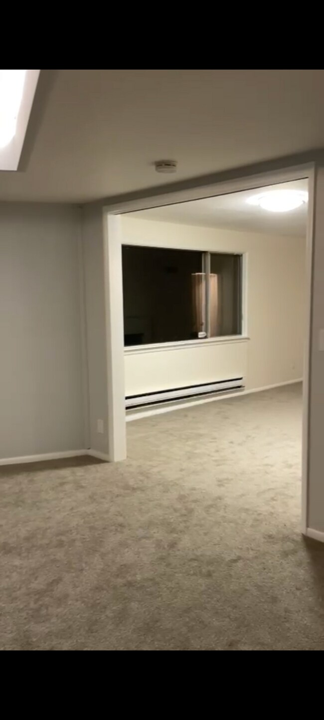 Building Photo - 12827 Glenwood Ave SW