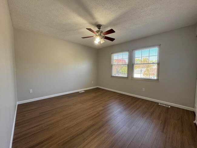 Building Photo - 361 St Thomas Dr