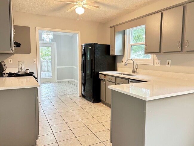 Building Photo - Available August 18th. REMODELED 3 BR/2 BA...