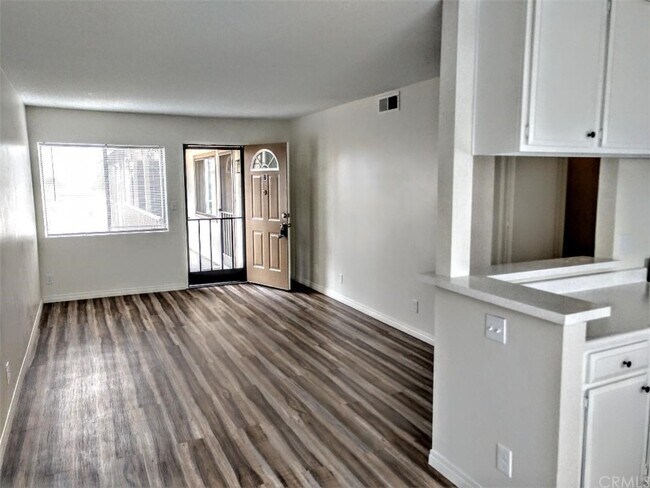 Building Photo - 34042 Alcazar Dr