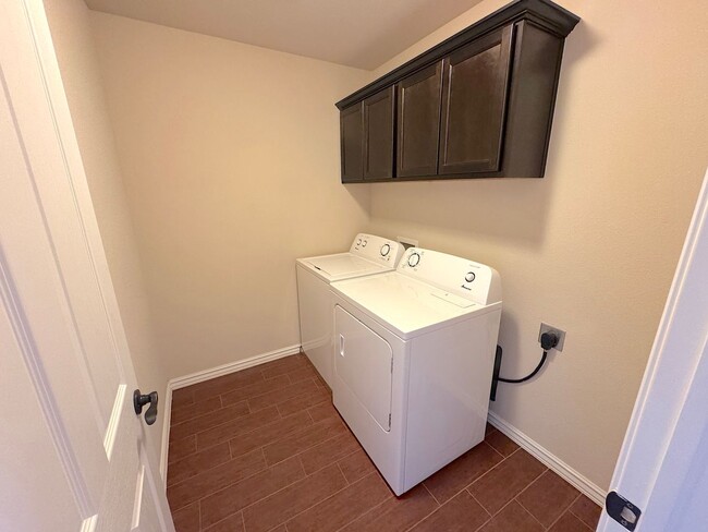 Building Photo - West El Paso 4bed/3bath + office - Refrig ...