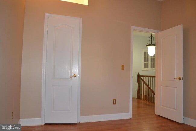 Building Photo - 3947 Valley Ridge Dr