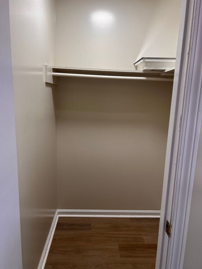 Building Photo - Two bedroom Two bathroom Duplex
