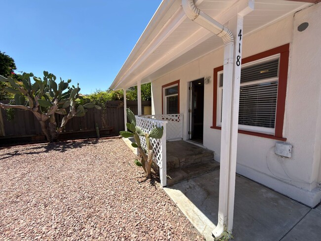 Building Photo - 418 E La Veta Ave