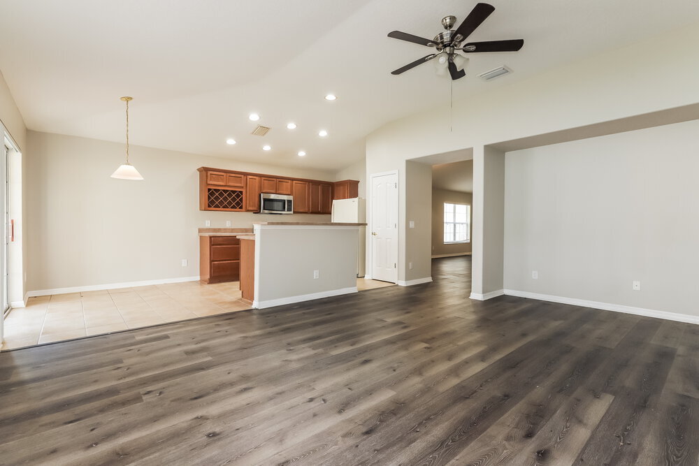 Building Photo - 11160 Golden Silence Dr