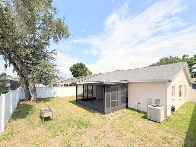 Building Photo - 1118 Hardwood Dr