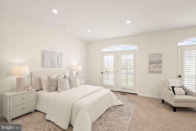 Building Photo - 42465 Regal Wood Dr
