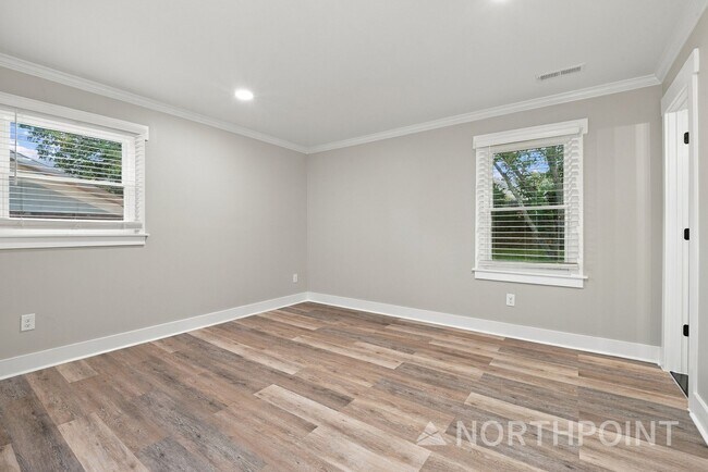 Building Photo - 7124 Sherbourne Dr
