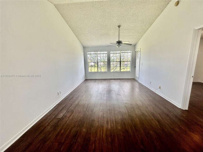 Building Photo - 6292 La Costa Dr