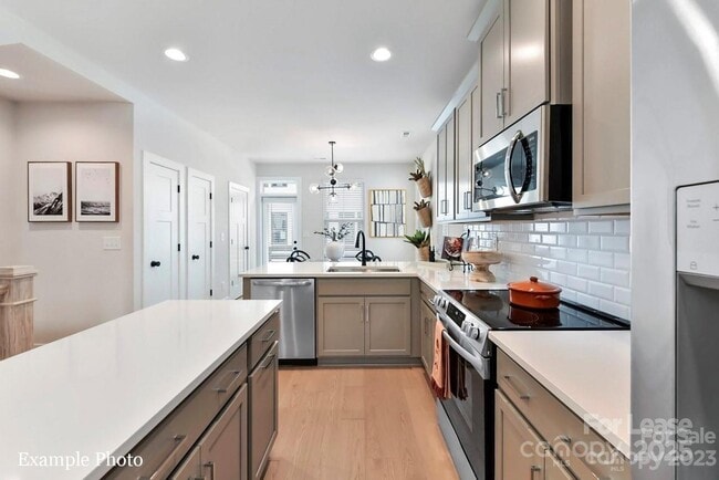 Building Photo - 608 Old Dominion Dr