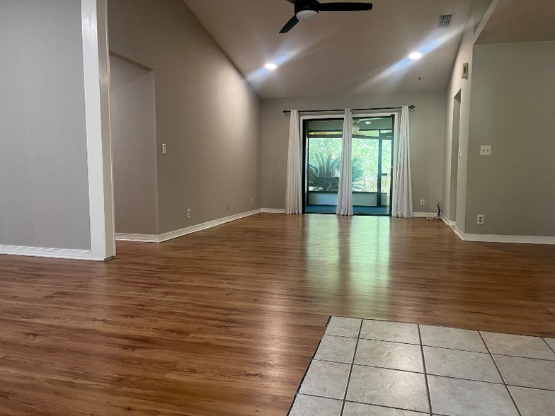 Building Photo - 7 Teak Ct