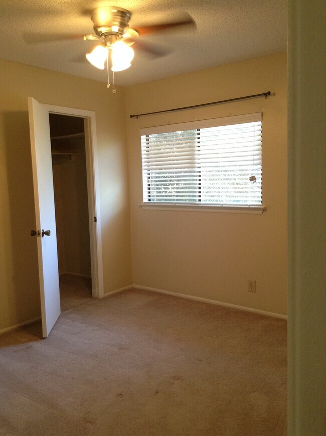 Building Photo - 16703 Coral Glade