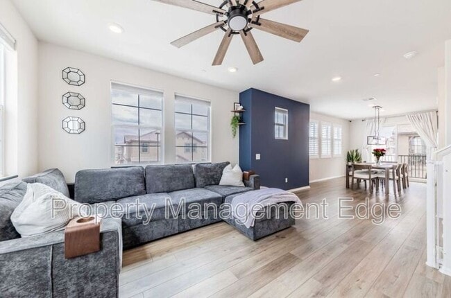 Building Photo - 40709 Melrose Dr