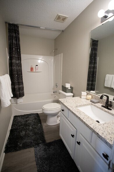 Building Photo - 2419 Smugglers Ct