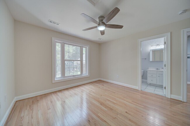 Building Photo - 14535 Honeysuckle Way