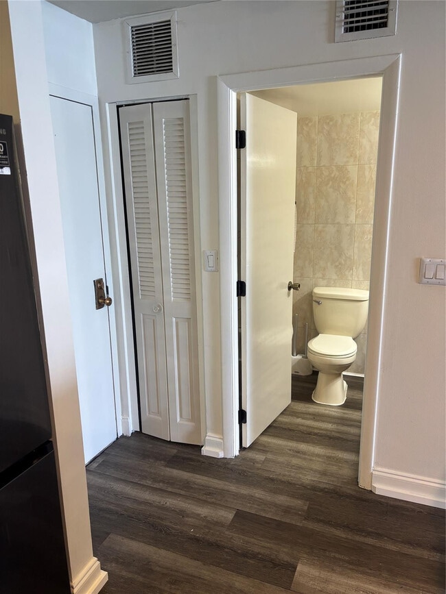 Building Photo - 3800 S Ocean Dr