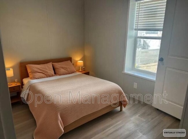 Building Photo - 16 English Village Park