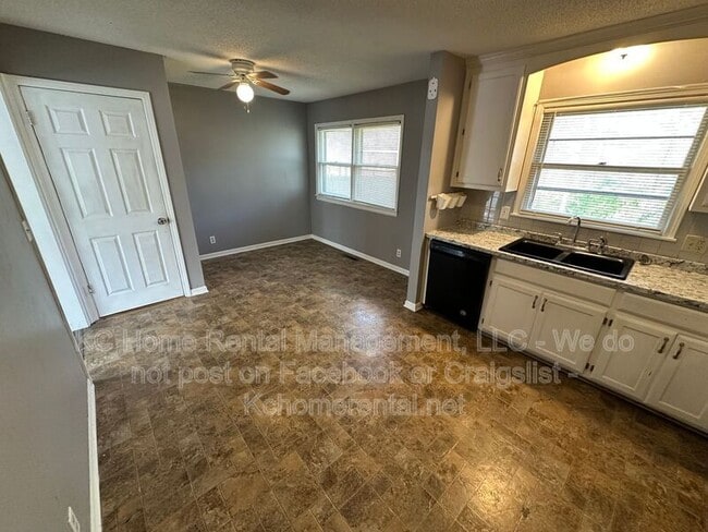 Building Photo - 10210 Fremont Ave