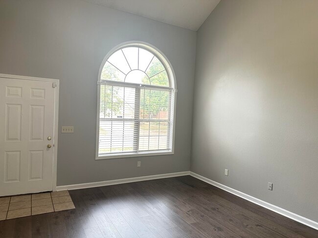 Building Photo - 212 White Oak Trace
