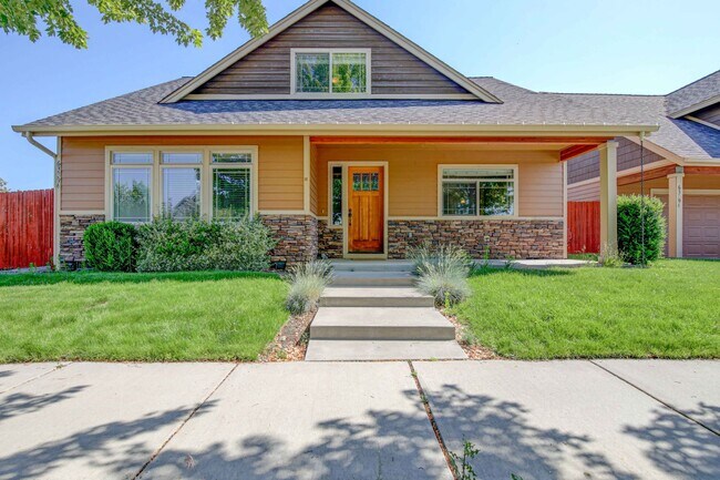 Building Photo - 3 bed/2.5 w/garage in Desirable Barton Cro...
