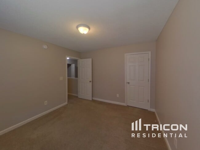 Building Photo - 130 Honey Tree Rd