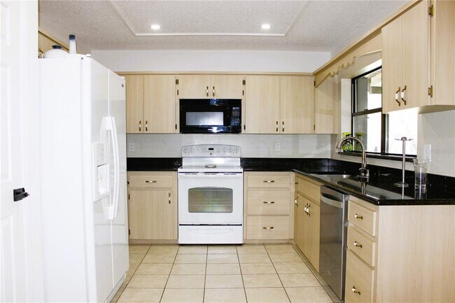 Building Photo - 3201 Bartlett St