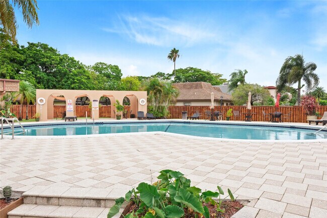 Building Photo - 2516 SW 74th Terrace