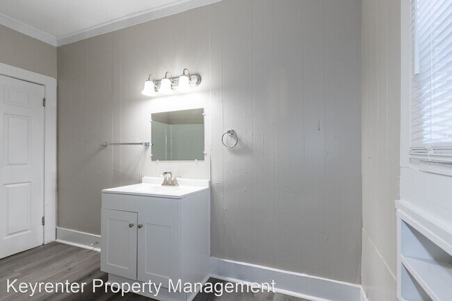 Building Photo - 3 br, 1 bath House - 443 S 53rd West Ave