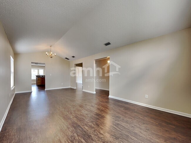 Building Photo - 530 Fallen Timbers Dr