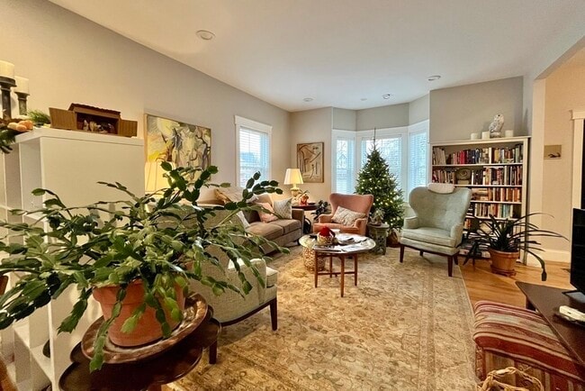 Building Photo - 9 Sherman St