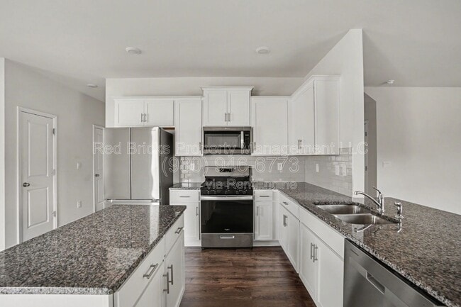 Building Photo - 11010 Austin Estates Dr