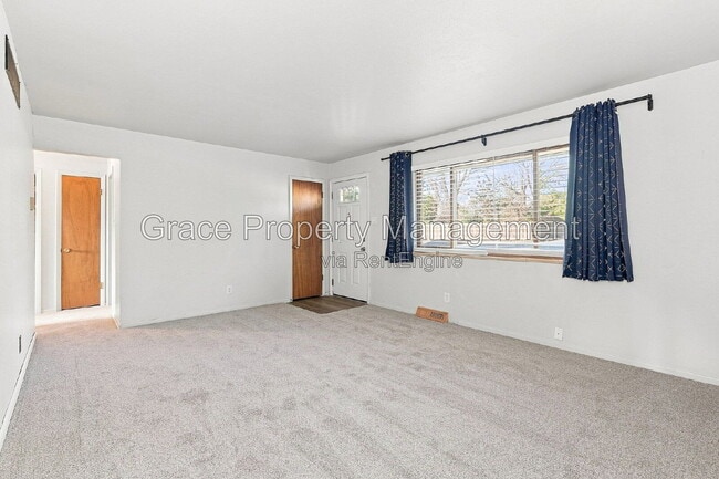 Building Photo - 852 S Quail Way