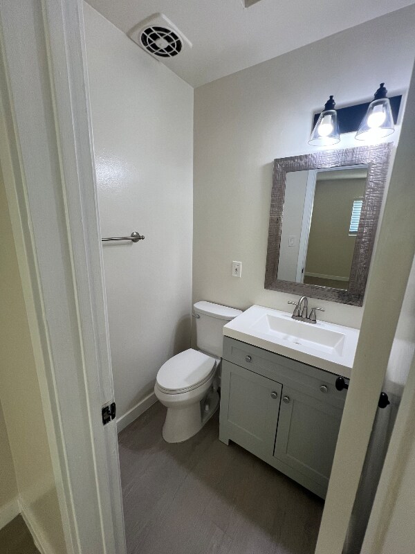 Building Photo - 1193 N Ardmore Ave