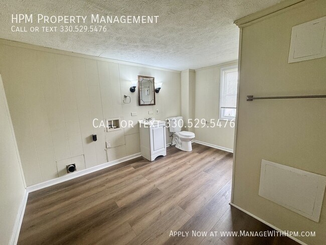 Building Photo - 202 Smith Ave SW