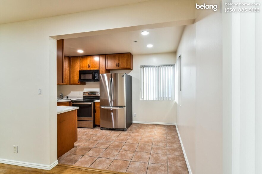 Building Photo - 1250 E Ocean Blvd