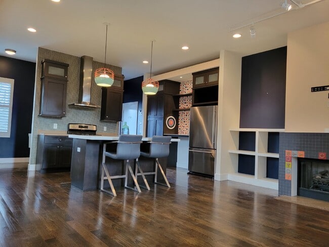 Building Photo - Luxury Brownstone in the heart of 12 South