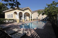 Building Photo - Royal Oaks (PG Capital) -NEW