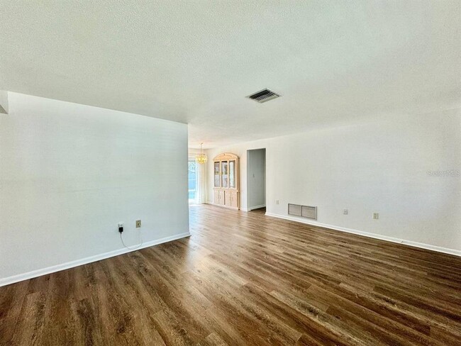 Building Photo - 1145 Stewart Dr