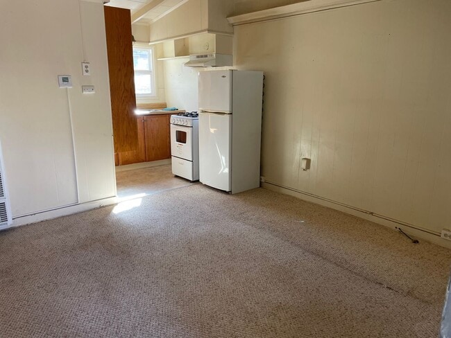 Building Photo - David Avenue (1211)