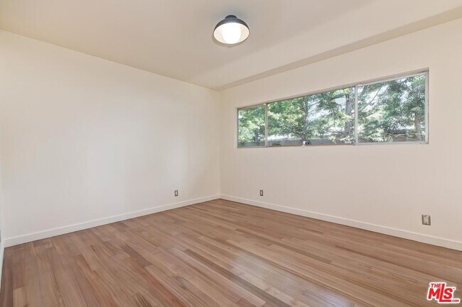 Building Photo - 2670 Carmar Dr