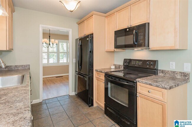 Building Photo - 615 Broadway St