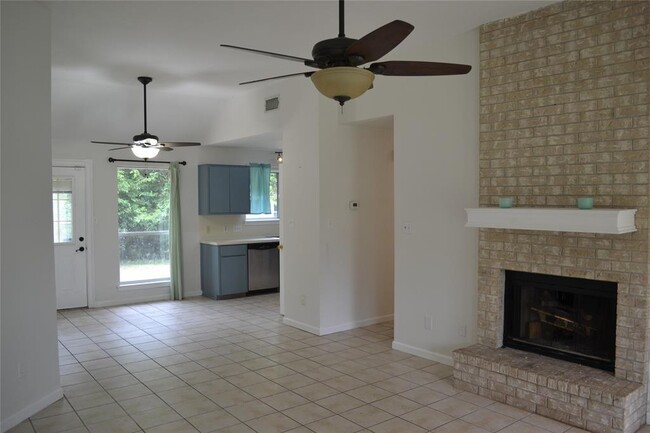 Building Photo - 2500 Cherrylawn Dr