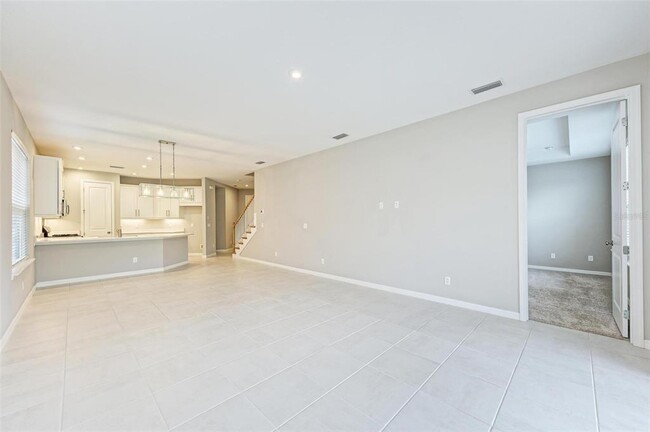 Building Photo - 5564 Summit Gln