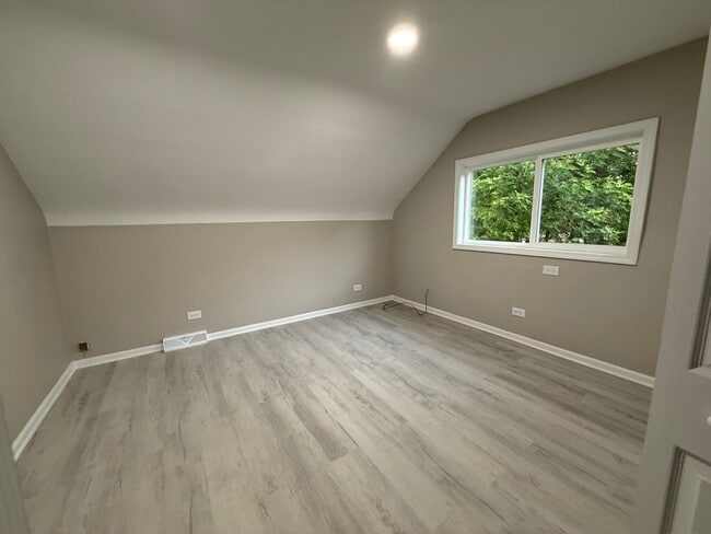 Building Photo - 337 Woodland Dr