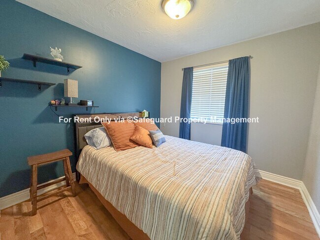 Building Photo - Wonderful Draper East Bench Home with Gorgeous Valley Views
